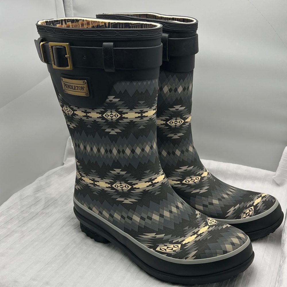 Pendleton Black & Gray Geometric Pattern Rain Boo… - image 5